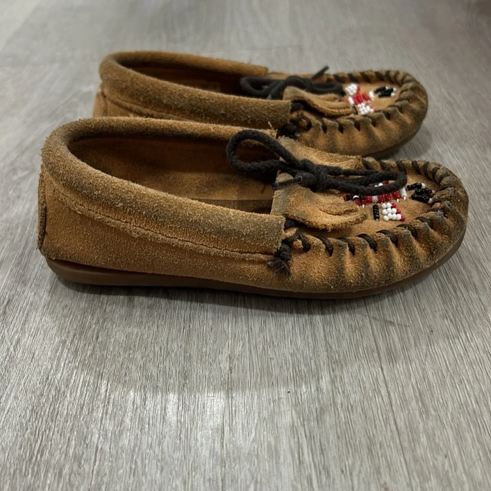 Minnetonka beaded leather mocassins
